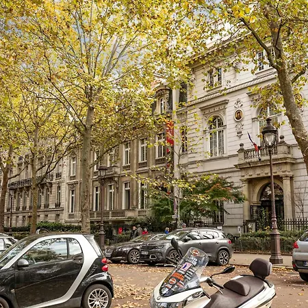 Le Velasquez Apartment