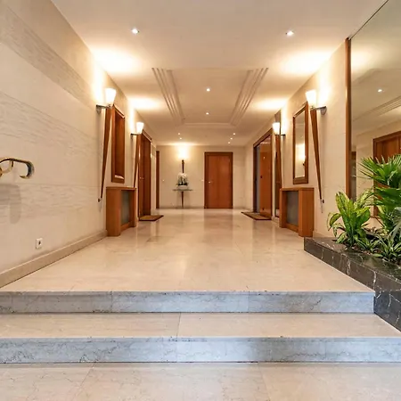 Le Velasquez Paris