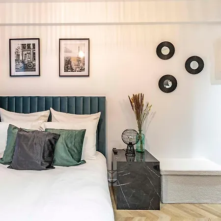 Le Velasquez Παρίσι